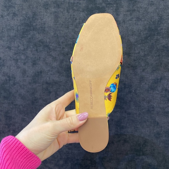Rebecca Minkoff Anden Butterscotch Multi Yellow Floral Slip-on Sandals NEW - Picture 3 of 5
